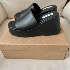 Black Steve Madden Open Toe Slip On Platform Shoes Size 8.5